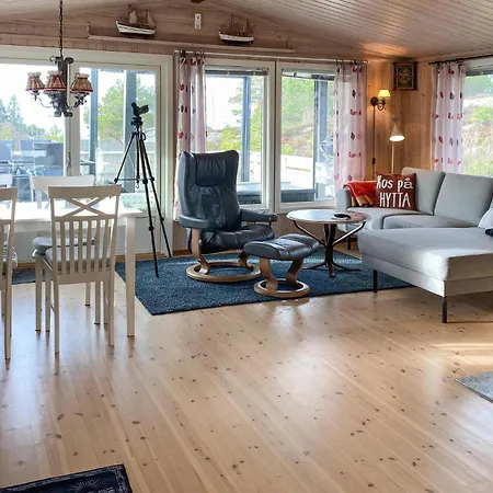 2 Bedroom Amazing In Agdenes