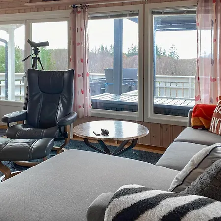2 Bedroom Amazing In Agdenes * Fremstad