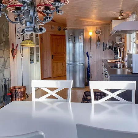 2 Bedroom Amazing In Agdenes Casa vacanze