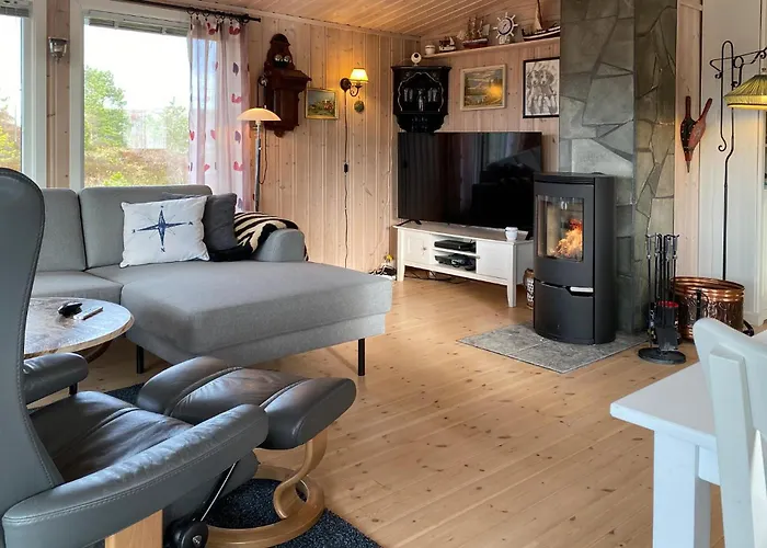 2 Bedroom Amazing In Agdenes Fremstad